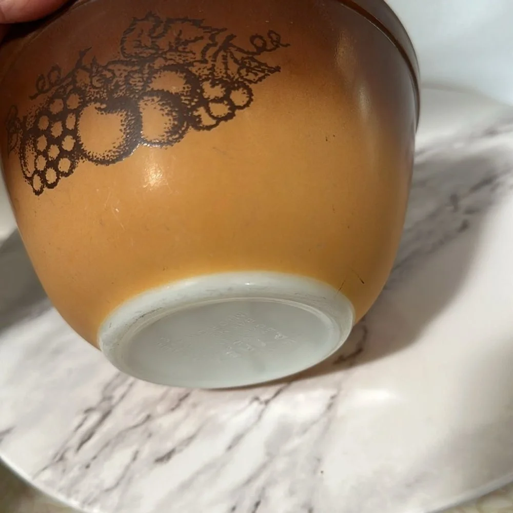 Vintage Pyrex Bowl Old Orchard 1.5 quart Brown with Fruit Design‎ 6
